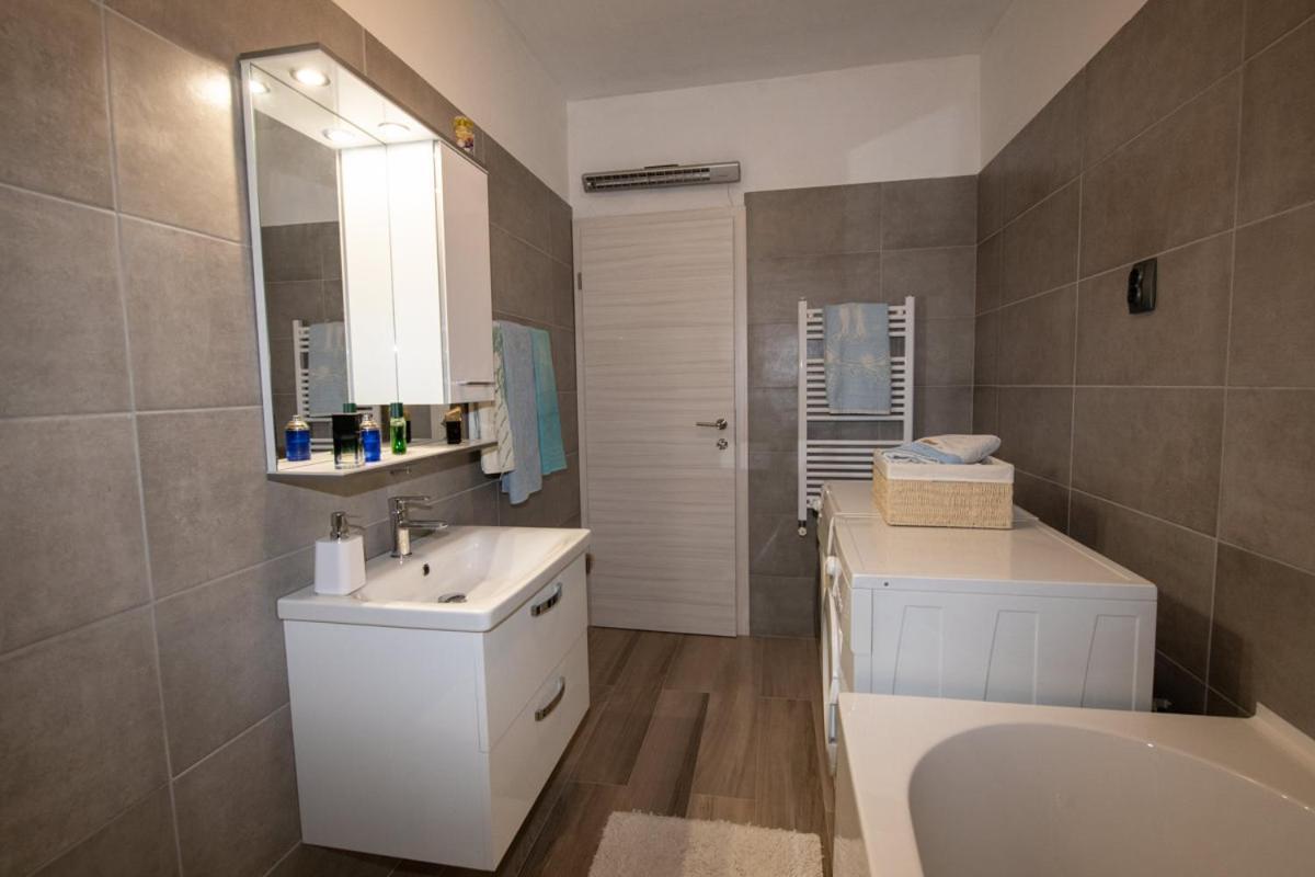 Apartman Elvis Lovran Exterior foto